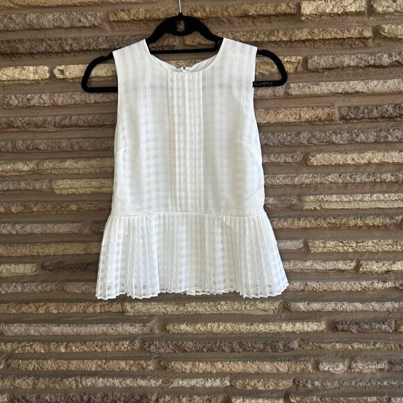 Banana Republic White Pleated Sleeveless Peplum Top Size 4 Petite - Picture 8 of 8